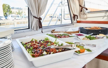 Illallisristeily Helsingin saaristossa