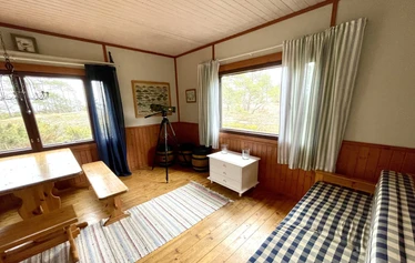 Lehdon kukintaa Järvenkarissa