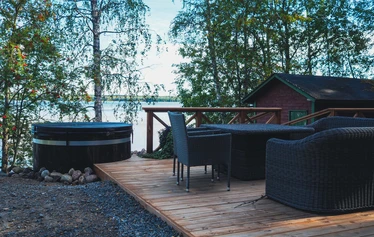 Vilpola - Huvila sijaitsee Pohjois-Niiniveden rannalla.