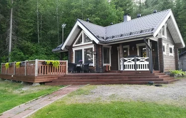 Alppilanranta - Mökki sijaitsee Pitkälahden rannalla aivan Rautalammin keskustan tuntumassa.