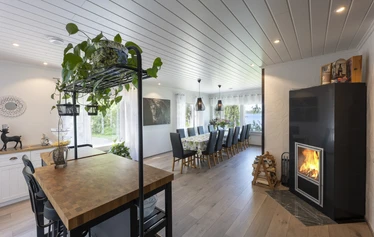 Vilpola - Huvila sijaitsee Pohjois-Niiniveden rannalla.