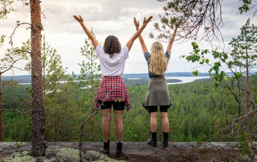 Kierros tarjoaa huikeat maisemat Kalajanvuorelta. - Kuva: Koju Film Company
