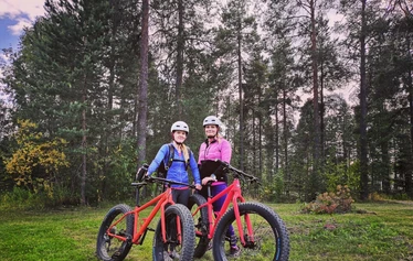Fatbike rental in Nallikari, Oulu, bikes on a pier by the sea