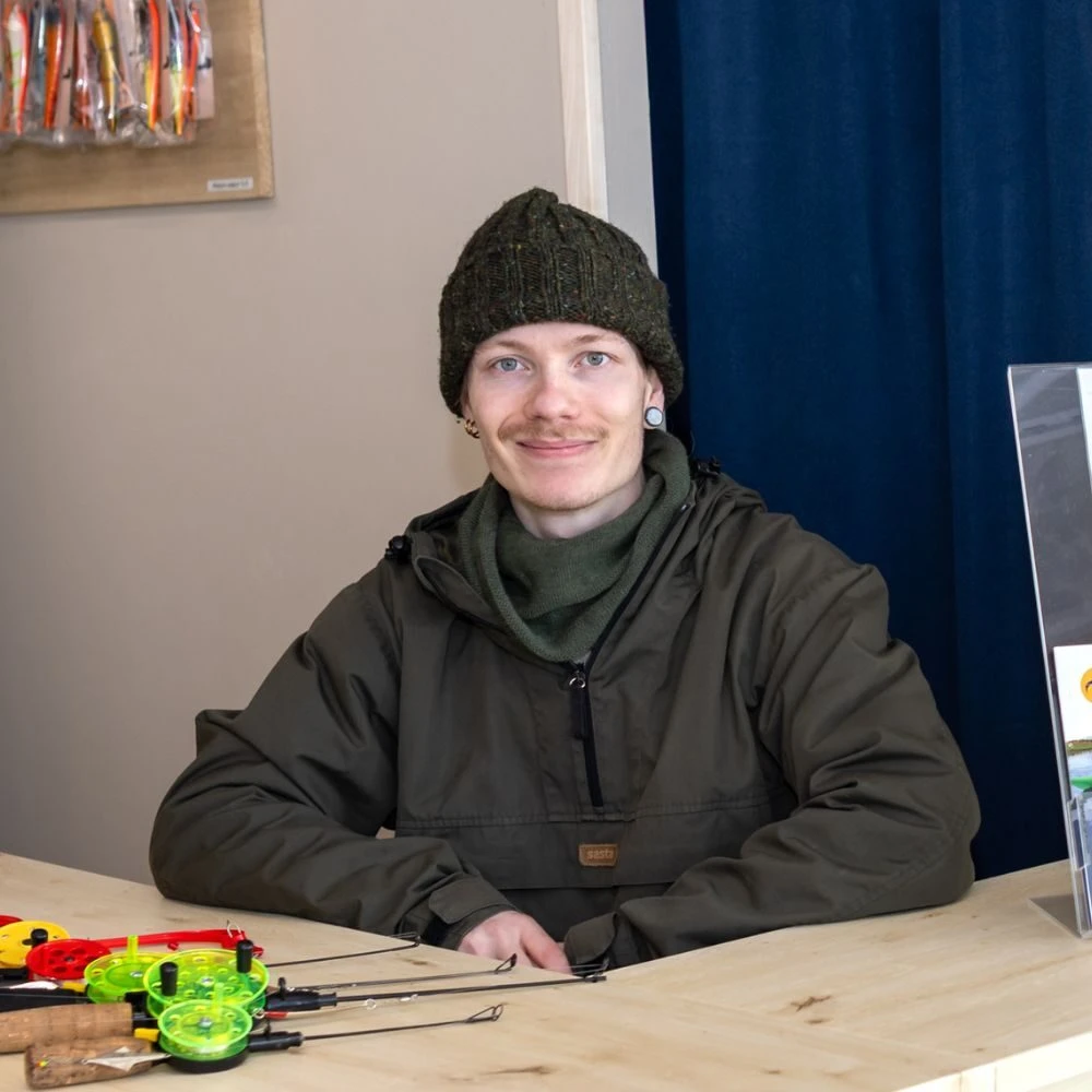 Aksu Mikkola in Nallikari office