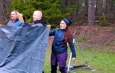 Catapult competitions | Team activity | FoRestful - Participants preparing catapults during a team day activity.