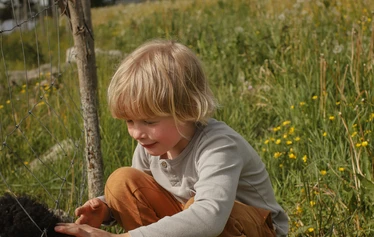 Eläinten esittely- ja hoitohetki Hanhenlennossa - Enemmän kuin pelkkä vierailu – eläinten lähelle turvallisesti ja rauhassa.