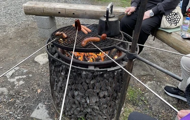 Seniorisinkkuja Ladun Majan tulipaikalla.