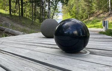 Kehä Vihreän Taidepenkki Mataraisenpuistossa Jyväskylässä.