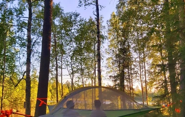 Tentsilestä on hyvät maisemat järvelle