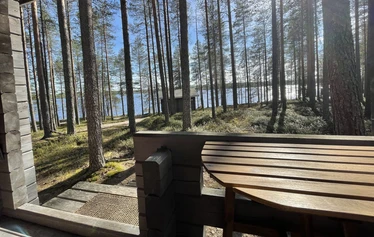 Puolukka Mökki 1 - Aurinkoisella järvinäkymällä mökki neljälle.
