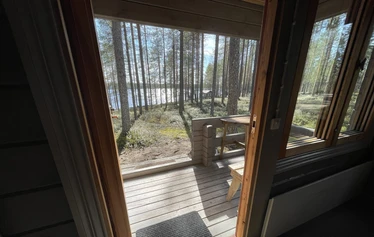 Puolukka Mökki 1 - Aurinkoisella järvinäkymällä mökki neljälle.