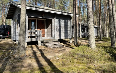 Puolukka Mökki 1 - Aurinkoisella järvinäkymällä mökki neljälle.