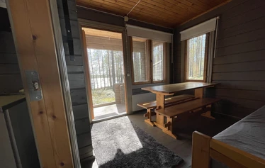 Puolukka Mökki 1 - Aurinkoisella järvinäkymällä mökki neljälle.