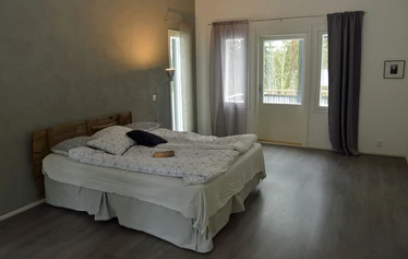 Ruokailutilasta pääsee suoraan terassille