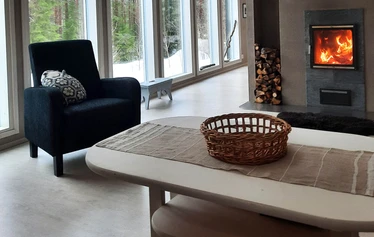 Ruokailutilasta pääsee suoraan terassille