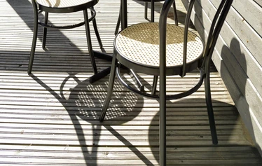 Ruokailutilasta pääsee suoraan terassille