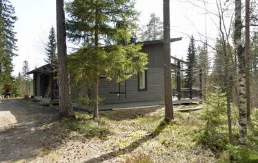 Ruokailutilasta pääsee suoraan terassille