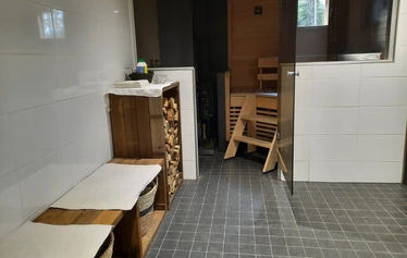 Ruokailutilasta pääsee suoraan terassille