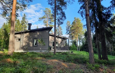 Ruokailutilasta pääsee suoraan terassille