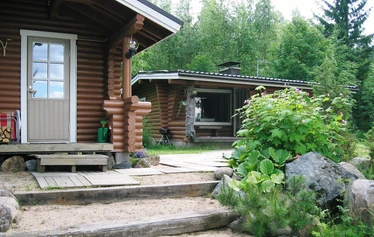 Nuotta-mökki järven rannalla - Nuotta-mökillä on aivan upea, yksityinen luonnonhiekkaranta. Ranta syvenee hitaasti joten se sopii hyvin myös perheen pienimpien rantaleikkeihin.