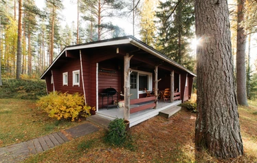 Katiska-mökki neljälle - Katiska-mökki avataan toukokuussa kelien mukaan ja suljetaan lokakuussa.