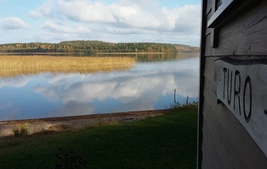 Turo- mökki kahdelle - Vain muutama loikka järveen!