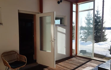 Järvimaisema - Kylpiessäsi voit ihailla maisemaa Onkivedelle. Kuvan ottamisen jälkeen osa puista on poistettu.