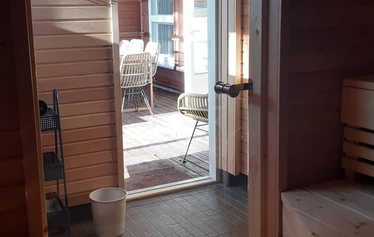 Järvimaisema - Kylpiessäsi voit ihailla maisemaa Onkivedelle. Kuvan ottamisen jälkeen osa puista on poistettu.