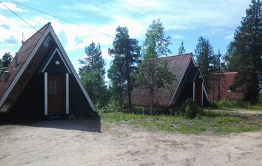 Mökkejä yhteensä 8 kpl