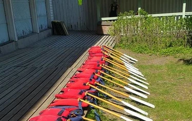 Dragonryhmä lähdössä melomaan