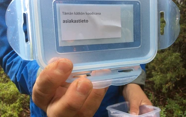 Geokätköilijä Tervajörkki Sipoonkorven hiidenkirnun luona