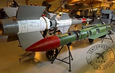 BUK system microwave transmitter Buk-M1-2 SAM - This kind of radio wave transmitter acts like a powerful lamp pointing to any aircraft above. Radiosignals that are bouncing back are followed by the flying missile and it takes less than 10 second from ignition to explode beside the aircraft.