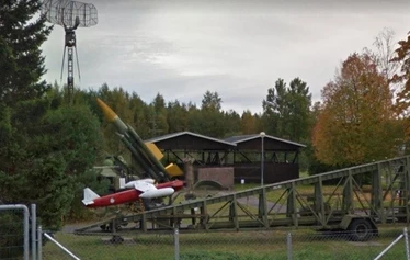 BUK system microwave transmitter Buk-M1-2 SAM - This kind of radio wave transmitter acts like a powerful lamp pointing to any aircraft above. Radiosignals that are bouncing back are followed by the flying missile and it takes less than 10 second from ignition to explode beside the aircraft.