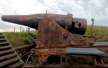 Old rusty Russian coastal cannon in Suomenlinna fortress
