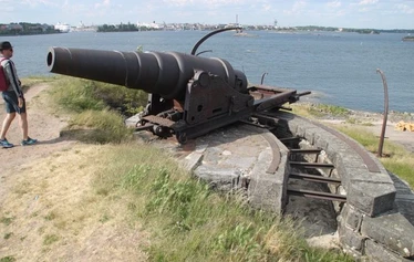 Old rusty Russian coastal cannon in Suomenlinna fortress