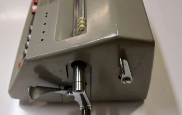 Facit retro-laskukone C1-13 - Kuten huomaat, yksi nappula puuttuu