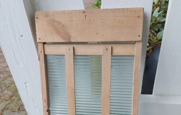 Laundry Washing Plate - A vintage version of a laundry-plate.