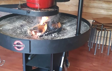 Kinkamon pirtti, Moision kota - Moision kota, jossa kuvassa nokipannukahvit kiehumassa.
Mervi Lahtinen