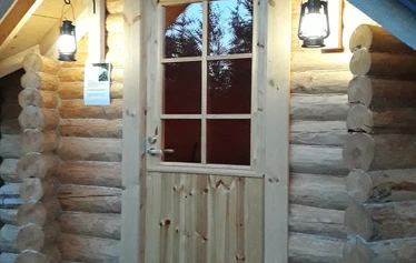 Kinkamon pirtti, Moision kota - Moision kota, jossa kuvassa nokipannukahvit kiehumassa.
Mervi Lahtinen