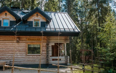 Kinkamon pirtti - Pirtti, oman metsän puista tehty majoituskohde. 

Kaisu-Leena Pekkanen