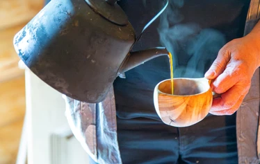 Kinkamon pirtti, Moision kota - Moision kota, jossa kuvassa nokipannukahvit kiehumassa. 

Mervi Lahtinen 