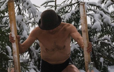 Kinkamon pirtti, smoke sauna - The smoke sauna warms up on a summer day
Kaisu-Leena Pekkanen