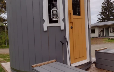 Metsien-saunat saunammakuntaviikolla Kinkamon pirtillä - Metsien-saunat Keuruulla saunamaakuntaviikolla, Kinkamon pirtin kolme saunaa lämpää 13.6.

Mervi Lahtinen