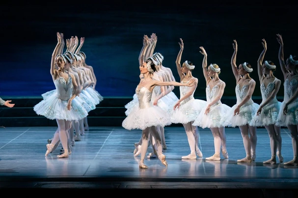 Wiener staatsballet / Tshaikovski: PÄHKINÄNSÄRKIJÄ