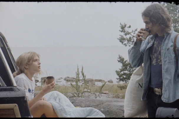 KESKIYÖN AURINGOSTA IKUISUUTEEN