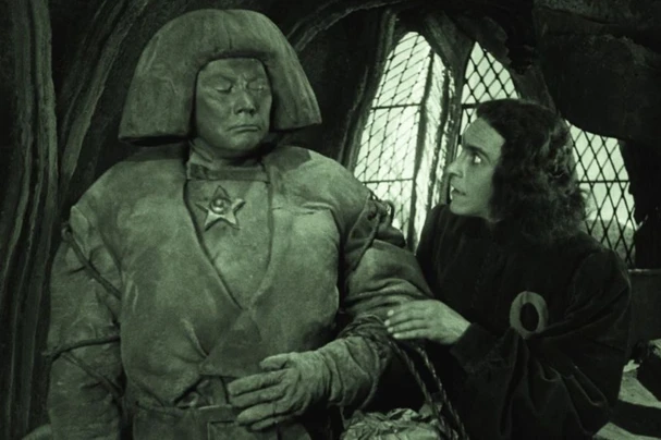 GOLEM. MITEN HÄN TULI MAAILMAAN