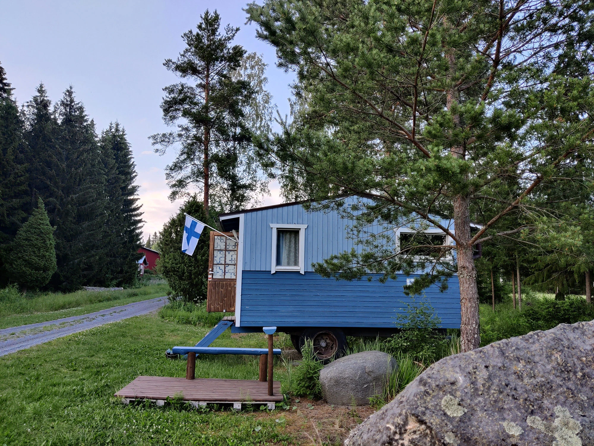 Have a sauna in the cute sauna wagon during Tentsile stay - Kommee Kurki