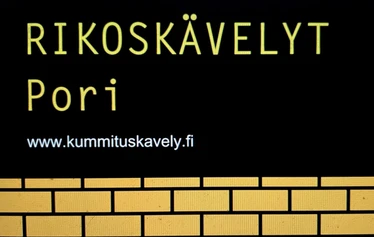 Kieltolain päättyminen toi ostajat paikalle. Kuva: Satakunnan Museo