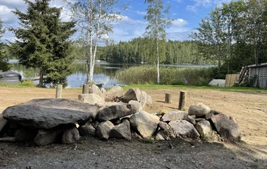 Vetopatja - Vetopatjoja meiltä löytyy erilaisia. Palvelu on toteutettu nimenomaan turvallisuus edellä - veneemme on riittävän suuri ja voimakas näiden isojen patjojen vetoa ajatellen sekä meillä on kymmenen vuoden kokemus erilaisista ryhmätapahtumista. 