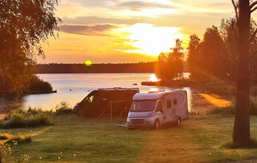 Ranta paikat mistä aukee huima auringonlasku näkymä